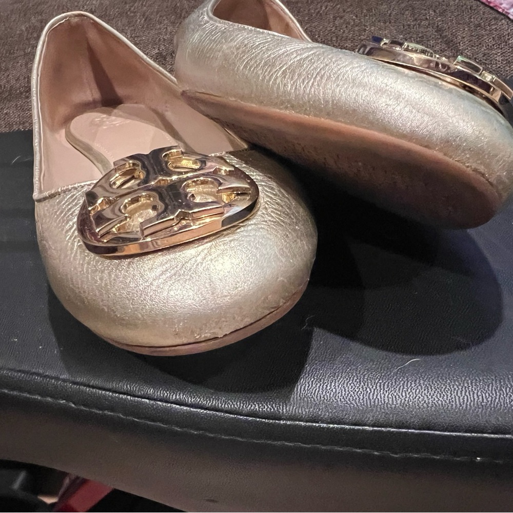 Tory Burch Gold Ballet Flats with Logo Medallion, size 10.5 - Picture 10 of 10